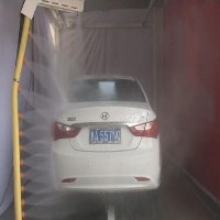 隧道式自动洗车机图1