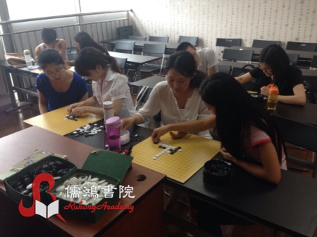 上海围棋培训学校树立正确的方向标