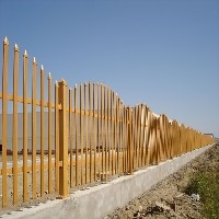 PVC绿色围栏|PVC绿色栅栏|小区PVC栅栏图1