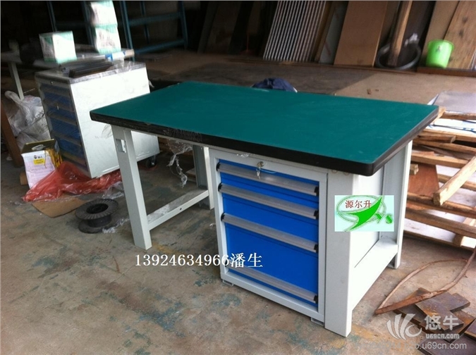 供应不锈钢桌子 绿色桌子