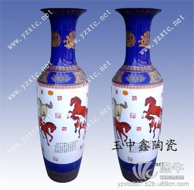 中国红大花瓶，釉里红大花瓶