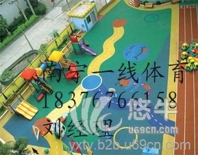 容县幼儿园地胶铺设图1