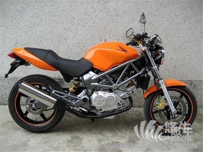 本田VTR250摩托车专卖店